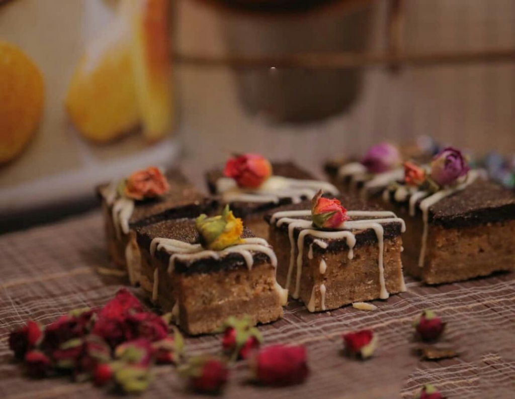 تزئین شیرینی
